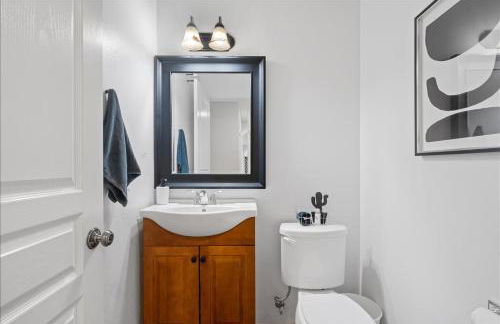 5 Bedroom 4 Bath Boutique Home PREMIUM LOCATION + heated pool option - Foto 27