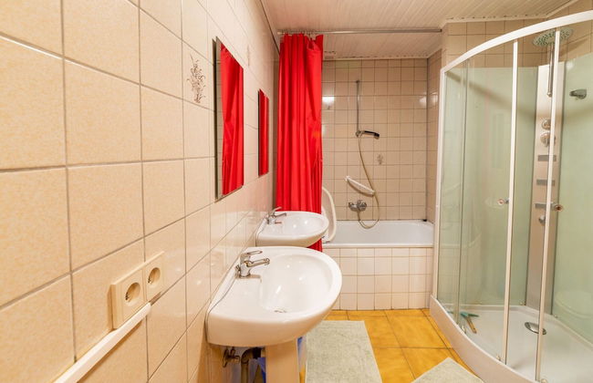 Holiday Home in Montleban With Sauna - Photo 17