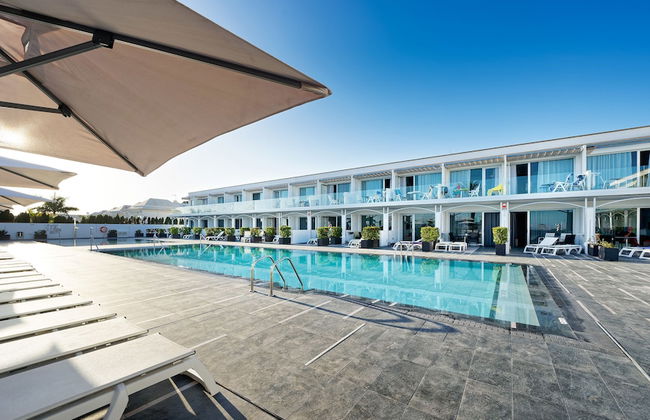 Ura Lara - Adults Only - Photo 36