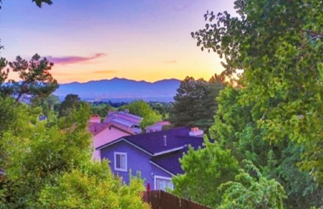 Exquisite 7-BR Home by the Mountains - Photo 27