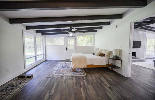 Gorgeous Renovated Home With Large & Private Lot - Foto 14