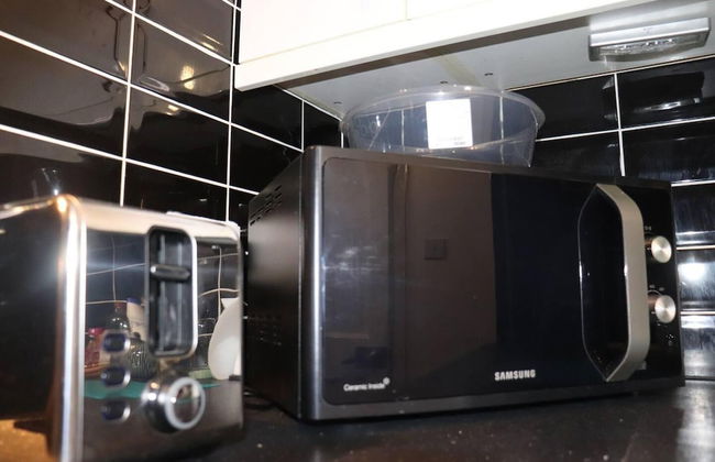 Immaculate 2-bed Apartment in Dagenham - Photo 38