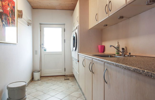 4 bedroom House in Væggerløse with terrace - Photo 8