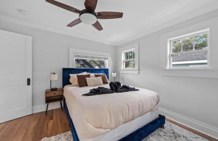 Spacious Modern Farmhouse w/ Private Patio & BBQ! - Foto 8