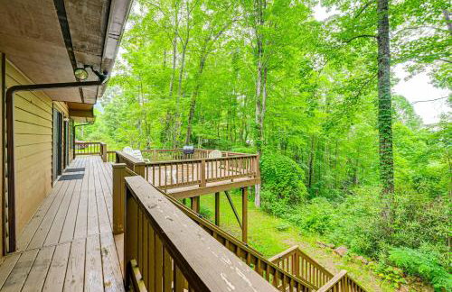 Smoky Mountain Cabin with Fire Pit and Stunning Views! - Foto 26