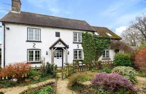 Holdfast Cottage in the heart of The New Forest - Photo 1