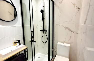 Studio Jeannette avec Balcon et juste à 130 metres Plage ! Plein Centre ! Wifi - Draps Serviettes inclus ! - Photo 8