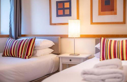 Family & Pet Friendly Coastal Base Near Dartmouth - Foto 54