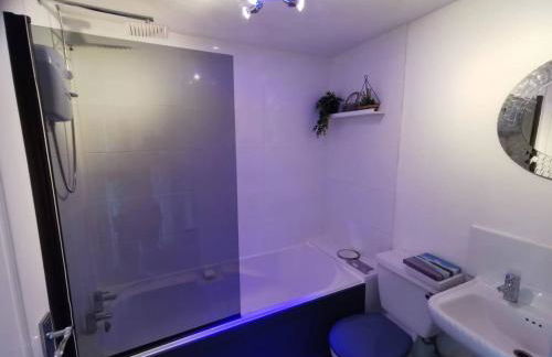 Stunning 2-Bed House in Macclesfield Cheshire - Foto 15