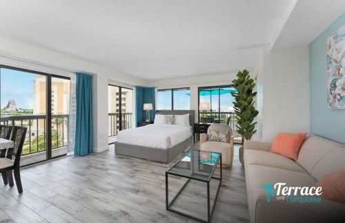 Fireworks View Studio Condo with Terrace and Kitchenette - Foto 2