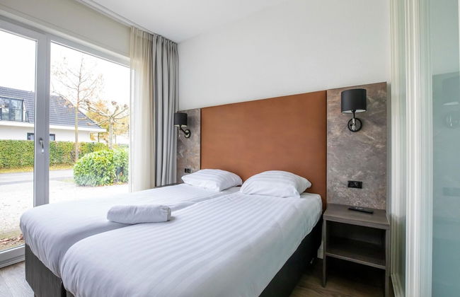 Brand new Luxury Villa on a Small-scale Park With its own Jetty - Photo 5