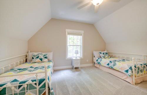 Holland Home with Fire Pit Walk to Lake Michigan! - Photo 10