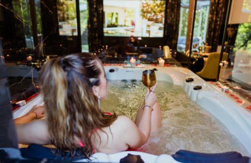 RoyalRelax Apartament w Lesie z Jacuzzi, Kinem domowym 88' - Białystok - Foto 1