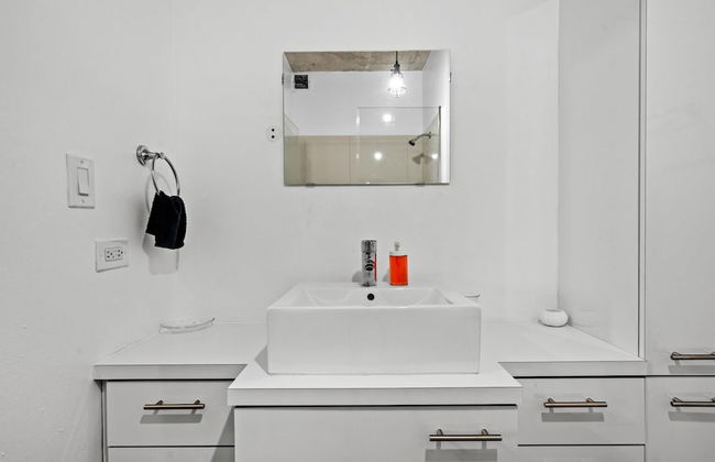 Otium Rentals Vacation Rental w Relaxing View - Photo 32