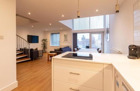 CITY CENTRE APARTMENT with Free Secure Underground Parking - Foto 1