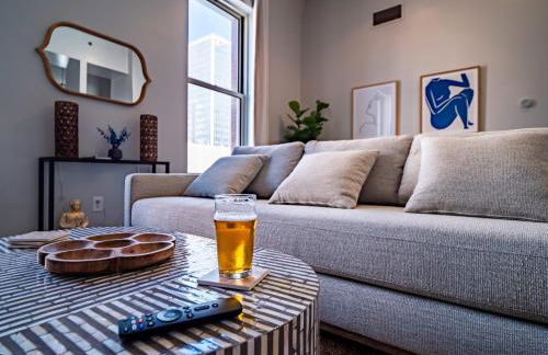 Skyloft Condo - Walk To Stadiums - City Views - Foto 9