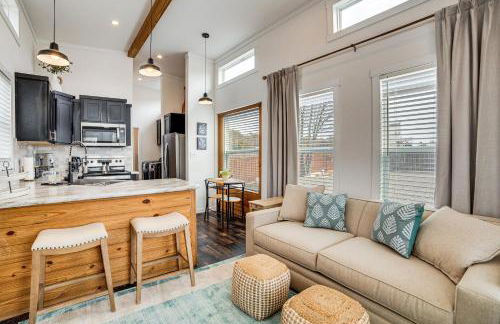 Walk to Lewisville Lake Cozy Couples Retreat - Foto 1