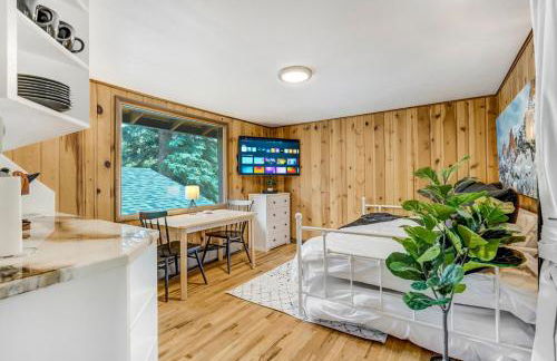 Pikes Peak Stone Cottage - Hot Tub & Game Room - Foto 5