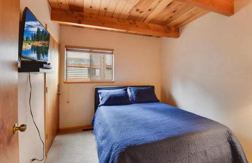 Lake Tahoe Treasure! Minutes From Beach & Skiing - Foto 47