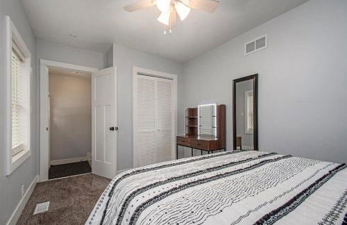 Sunset Point - Spacious 4-bedroom house in Elkhart with WiFi, AC, Swim Spa - Foto 17