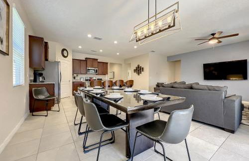 Solterra Resort Davenport FL Clubhouse Area - 7 Bedroom 6 Bath Home with Private Pool Spa - Lazy River 20 min from Disney - Foto 9