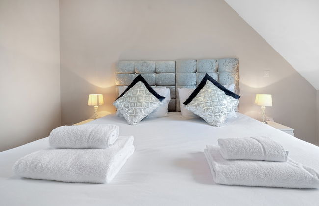 London Heathrow Living Holywell Serviced Houses - Photo 39