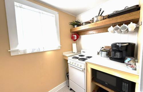 Cottage 8-9 - Stand Alone 2 Bedroom 2 Bath Private Courtyard Pet Friendly with Fee - Photo 4