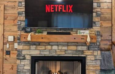 Lofted Pines Fun Family Friendly Cabin - Foto 13