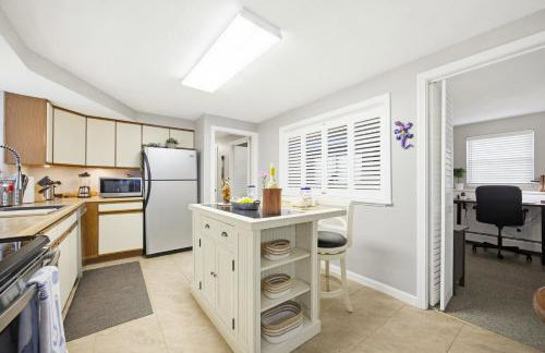 Ocean Breeze-8min Walk to Beach - Foto 15