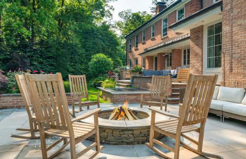Luxury Princeton Estate Pool, Hot Tub, Sleeps 20 - Photo 19