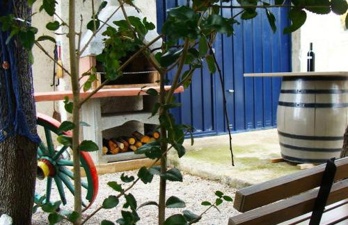 Sea apartment by beach Vine, olive oil tasting, kajaks, grill - Photo 35