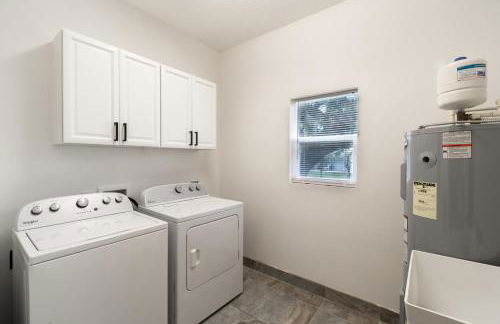 Luxury 2BD 2BTH Condo 5 - Foto 28