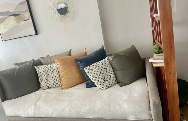 Mesavirre Bacolod | Elegantly Furnished 1BDM w/Balcony @ LOPEZ LUX. - Foto 30