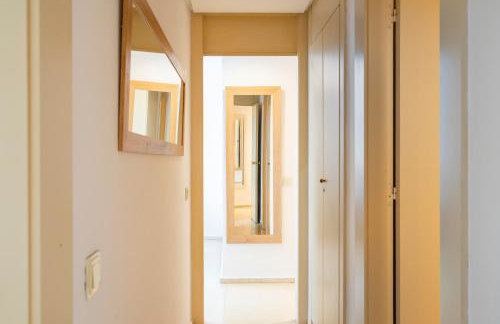 Vistas a Plaza de España y Parking Gratuito - Foto 17