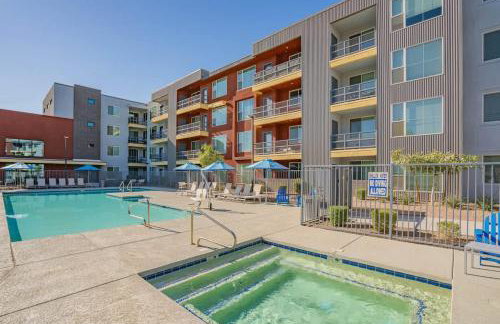 Trendy 2BD Gym Pool Parking WD Sleeps 8 - Foto 8