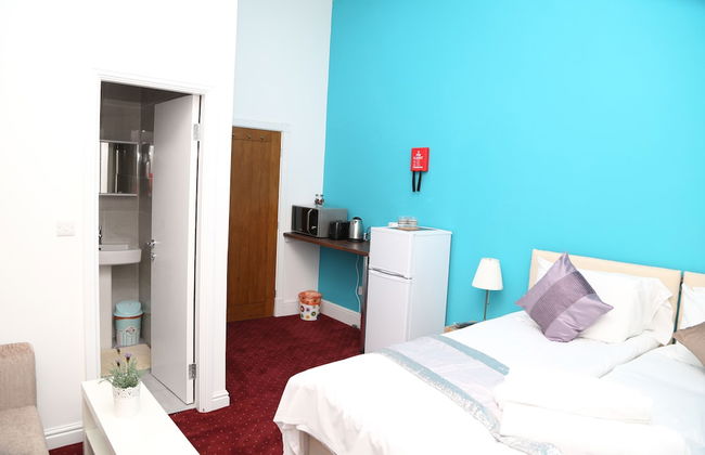 Birmingham Central Station Apartment - Photo 13