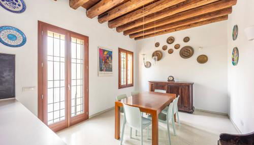 Beautiful Villa With Garden and Private Parking! - Foto 3