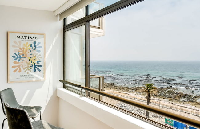 Fresh Sea Air and Endless Views at Twilight Tide - Photo 1