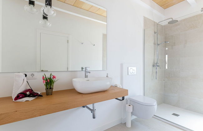 Villa With Private Terrace - Photo 24