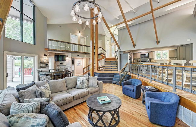 Lakefront w/ Private Dock + Hot Tub Pontoon Rental Butler Bliss by Avantstay - Photo 19