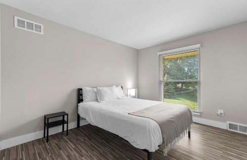 Elegant Escape Prime Location & Style - Foto 12