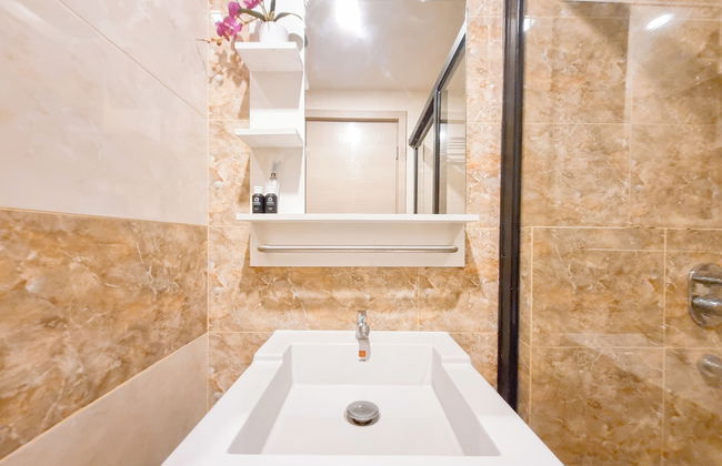 Cozy Studio Apartment Mataram City - Foto 15