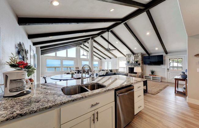 Waterfront Lake House With Hot Tub & Firepit - Foto 10