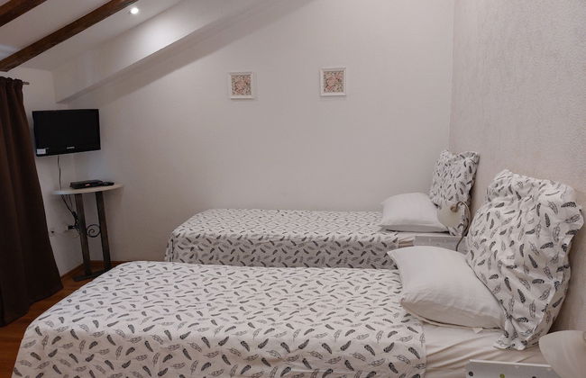 Apt Lavender on Nincevica St-1 BR Apt - Photo 7