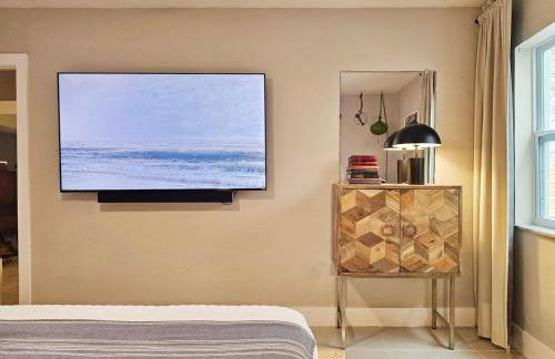 -Disco Bungalow- One third mile to FTL Marine Center - Foto 25