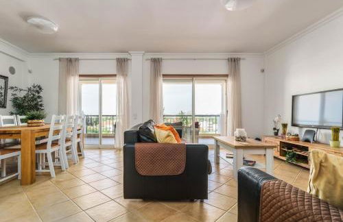 Bright 3-BR in Guia with Shared Pool by Lisbeyond - Foto 37