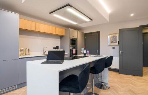 Luxe Apartments, The Moorwell, Secure Parking, - 10mins Cardiff City Ctr - Photo 13