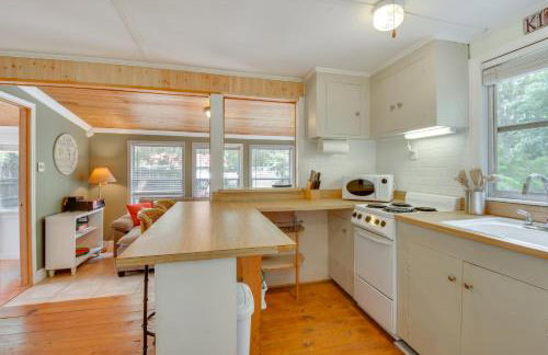 Waterfront Cabin with Private Dock on Lake Hartwell! - Foto 9