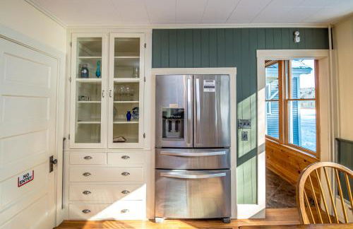 Whispering Waters Farmhouse and Wedding Barn - Foto 43