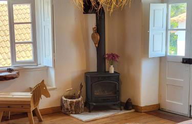 Charmingly Renovated Village House in Sintra, Penedo - Photo 6